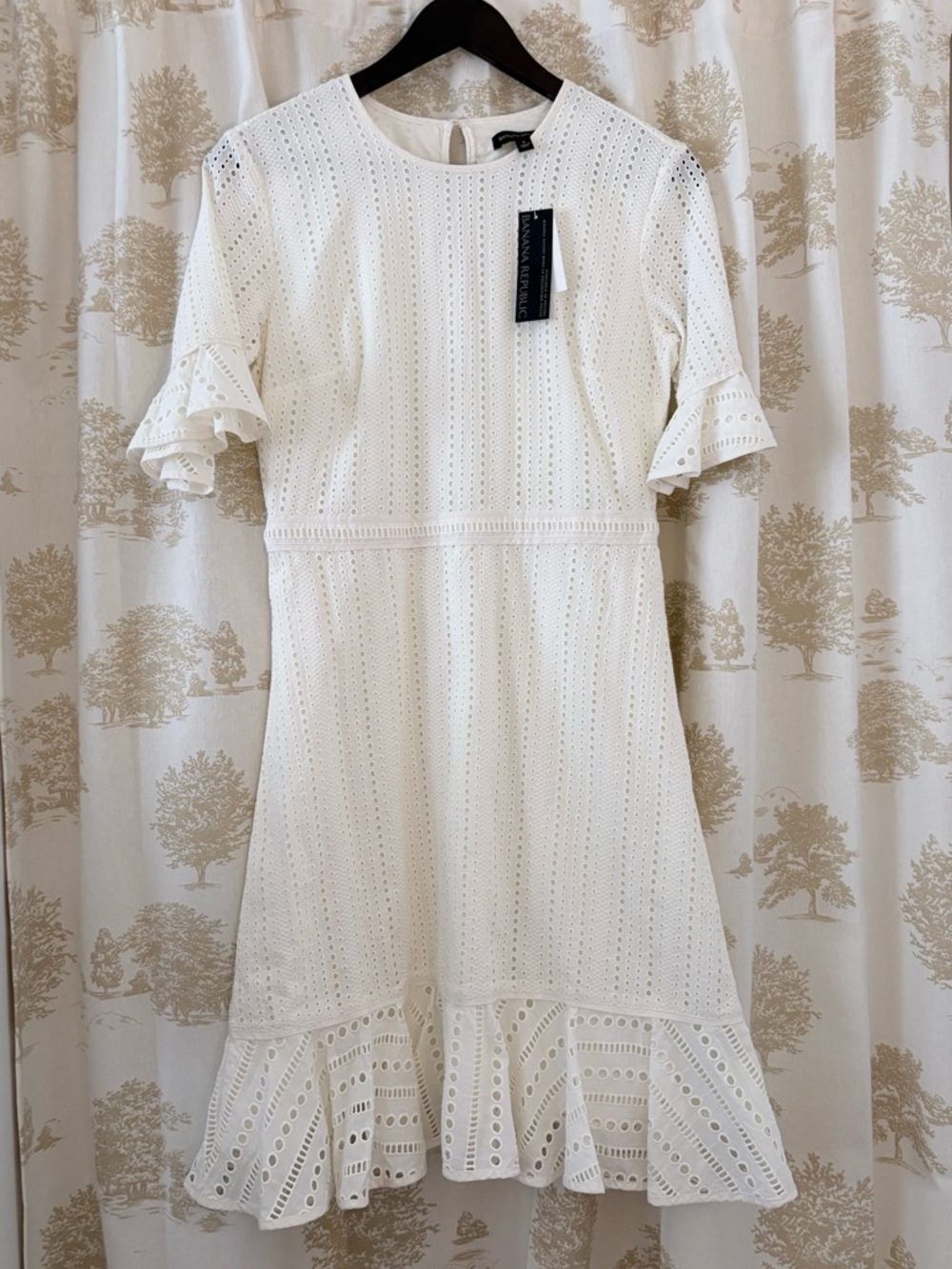 Banana Republic White Eyelet Midi Dress with Ruffle Hem ***NEW***